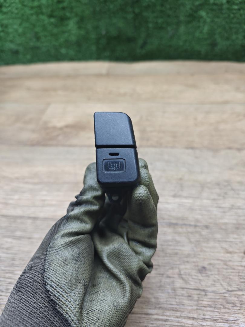 кнопка обогрева заднего стекла Rover 600 Series 1 поколение 1998, 1.8 л., бензин, МКПП, седан - фото №1