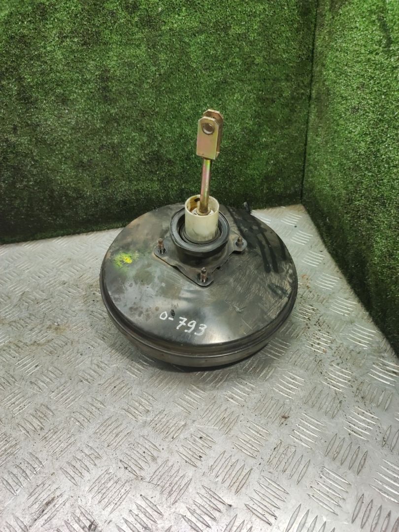 вакуумный усилитель тормозов Volkswagen Passat B4 1995, 2.0 л., бензин, МКПП, универсал - фото №1