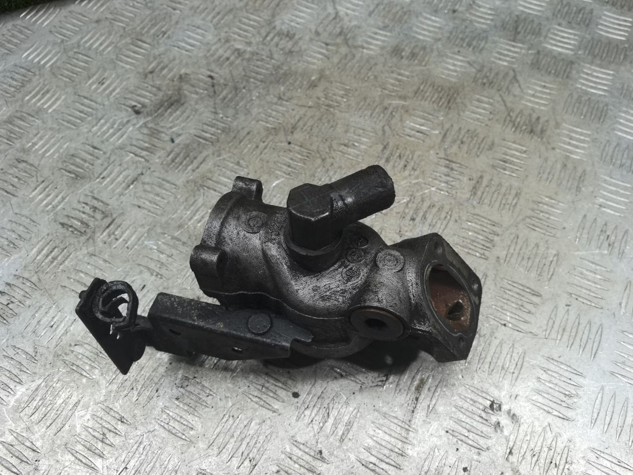 корпус термостата Peugeot 806 1 поколение 1997, 2.1 л., дизель, МКПП, минивэн, X321H - фото №1