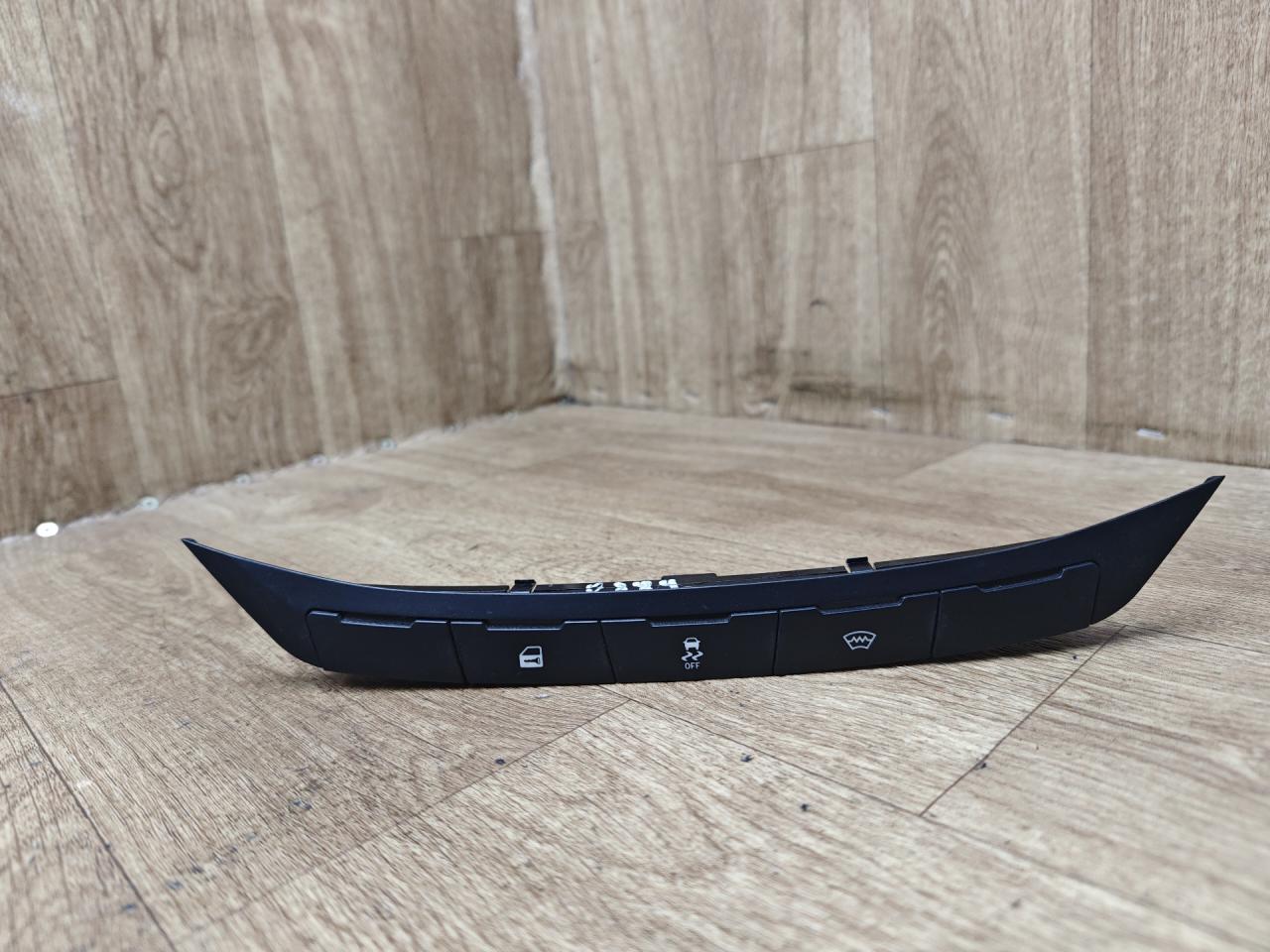 кнопка (выключатель) Lada Vesta 1 поколение 2020, 1.6 л., бензин, МКПП, хетчбэк 5 дв., 8450006944 - фото №1