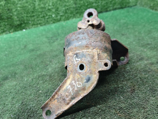 подушка крепления двигателя Toyota Corolla 7 поколение (E100) 1995, 1.6 л., 4A-FE, бензин, МКПП, хетчбэк 3 дв.