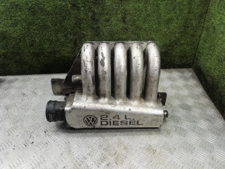 коллектор впускной Volkswagen Transporter T4 2000, 2.4 л., дизель, МКПП, микроавтобус, полный привод
