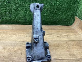 кронштейн двигателя Mercedes-Benz T1 307-310D W602 1992, 2.9 л., дизель, 6012232404