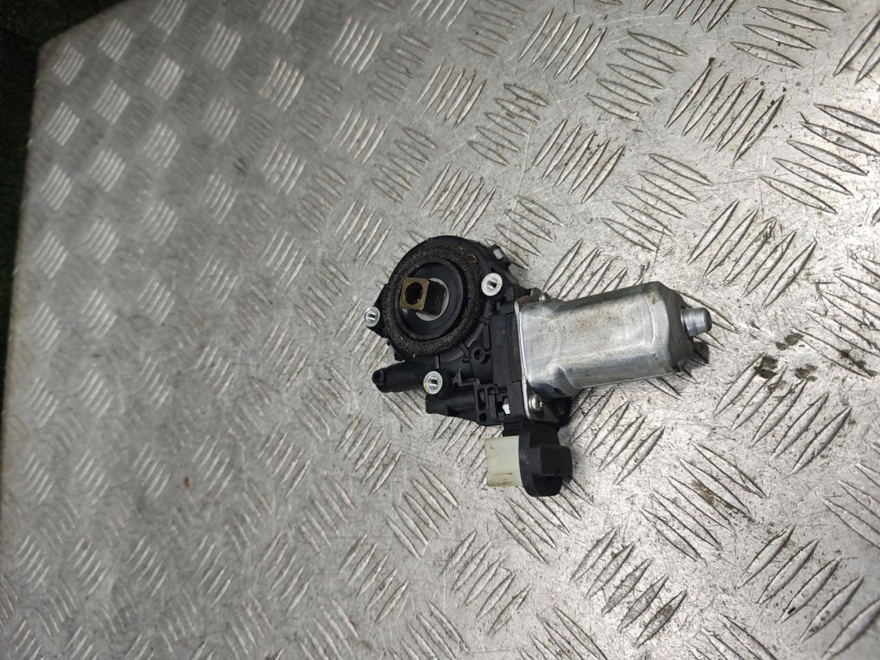 моторчик стеклоподъемника передний левый Nissan Altima L32 2007, 2.5 л., бензин, АКПП, седан, 80730EG000, 862040140 - фото №1