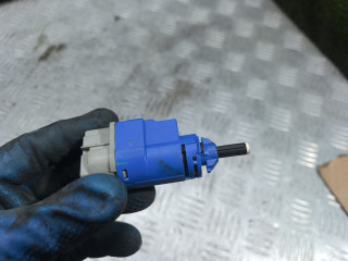 Датчик педали тормоза (лягушка) Renault Duster 1 поколение [рестайлинг] 2017, 2.0 л., бензин, МКПП, внедорожник 5 дв., полный привод, 253255192R