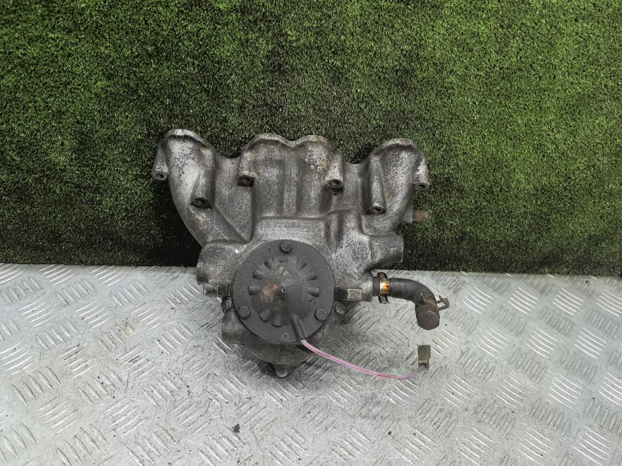 коллектор впускной Volkswagen Golf 3 поколение 1995, 1.8 л., бензин, 51288N3 - фото №1