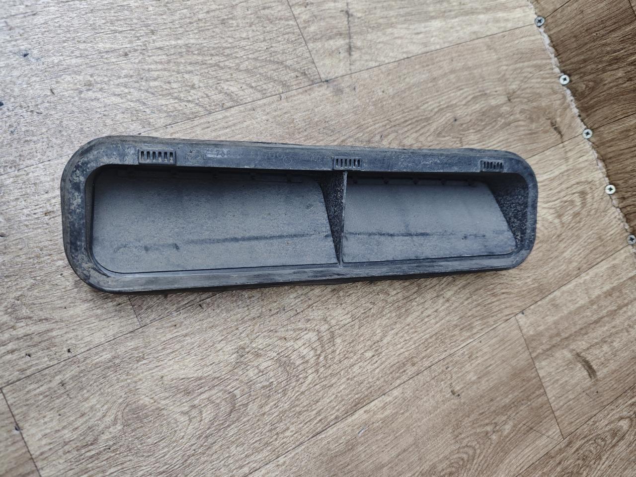 решетка вентиляции багажника Nissan Altima L32 2007, 2.5 л., бензин, АКПП, седан, 768058J000 - фото №1