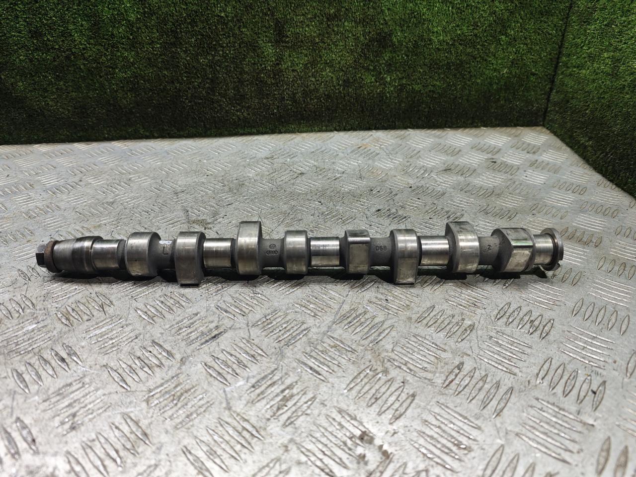 распредвал Volkswagen Passat B2 1987, 1.9 л., дизель, МКПП, хетчбэк 5 дв. - фото №1