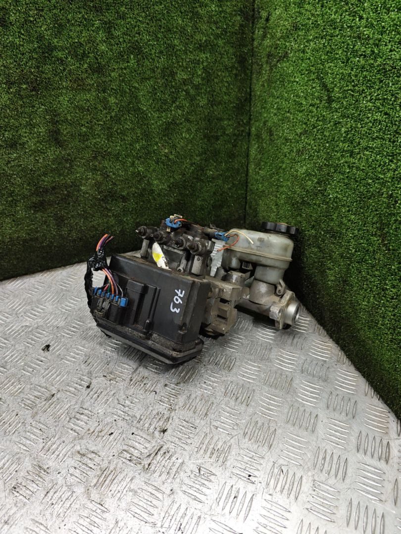 цилиндр тормозной главный Opel Sintra 1 поколение 1998, 2.2 л., X 22 XE, бензин, МКПП, минивэн - фото №1