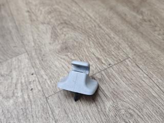 Крепление (крючок) солнцезащитного козырька Volkswagen Jetta 6 поколение [рестайлинг] 2015, 1.6 л., бензин, МКПП, седан, 1K0857561B