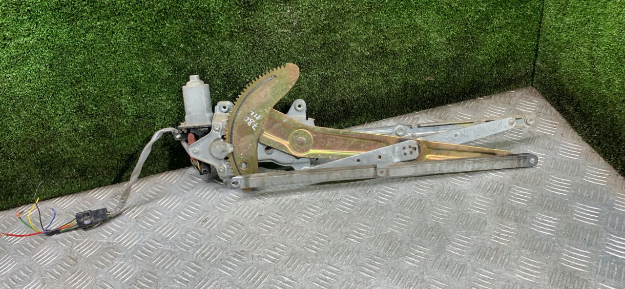 стеклоподъемник электрический передний левый Toyota Picnic 1 поколение XM10 2000, 2.0 л., бензин, МКПП, минивэн - фото №1