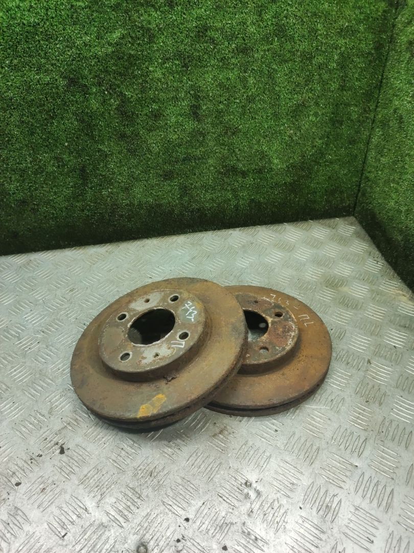 диск тормозной передний Mitsubishi Galant 7 поколение 1995, 1.8 л., бензин, МКПП, седан - фото №1