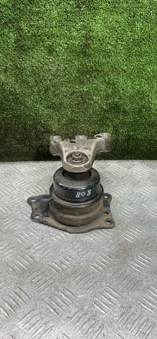 подушка крепления двигателя Volkswagen Polo Sedan 1 поколение 2015, 1.6 л., МКПП, седан, 6Q0199262AT - фото №1
