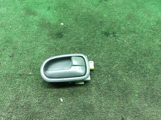 ручка внутренняя передняя правая Mazda 323 5 поколение 1998, 1.5 л., бензин, МКПП, хетчбэк 3 дв.