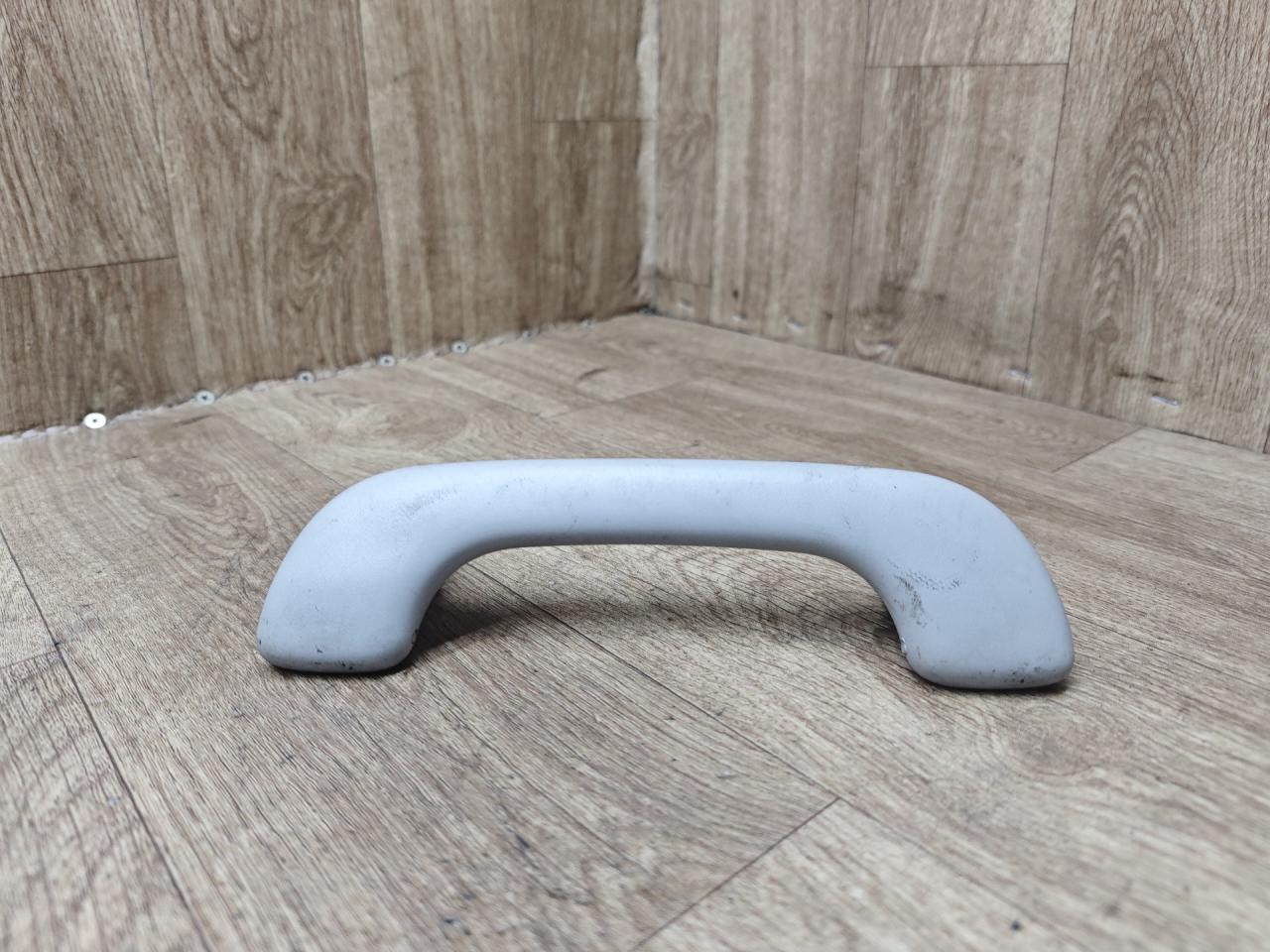 ручка внутренняя потолочная Renault Laguna 2 поколение 2002, 1.9 л., дизель, МКПП, хетчбэк 5 дв. - фото №1