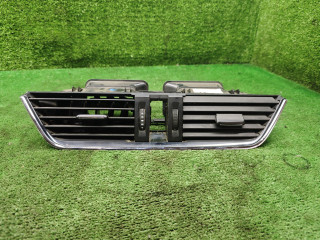 дефлектор обдува салона Skoda Octavia 3 поколение (A7) 2013, 1.8 л., бензин, МКПП, лифтбэк, 5E0820951A