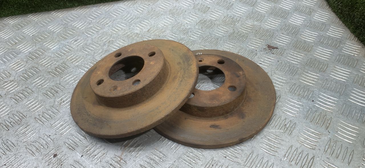 диск тормозной передний Volkswagen Golf 2 поколение 1990, 1.6 л., дизель, МКПП, хетчбэк 3 дв. - фото №1