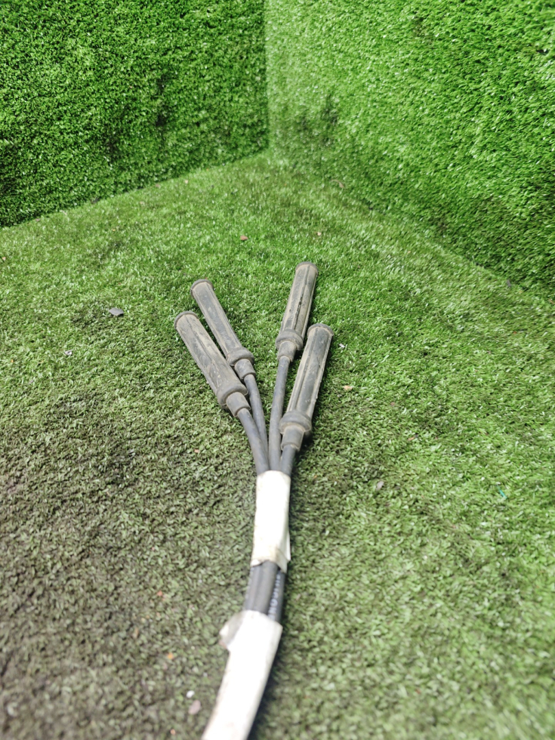 провод высоковольтный Volkswagen Vento 1 поколение 1995, 1.6 л., бензин, МКПП, седан - фото №1