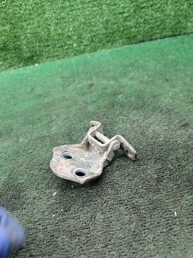 петля двери Great Wall Hover 1 поколение 2008, 2.4 л., бензин, МКПП, внедорожник 5 дв. - фото №1