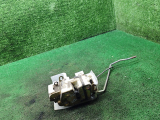 замок двери передней правой Mazda 323 5 поколение 1998, 1.5 л., бензин, МКПП, хетчбэк 3 дв.