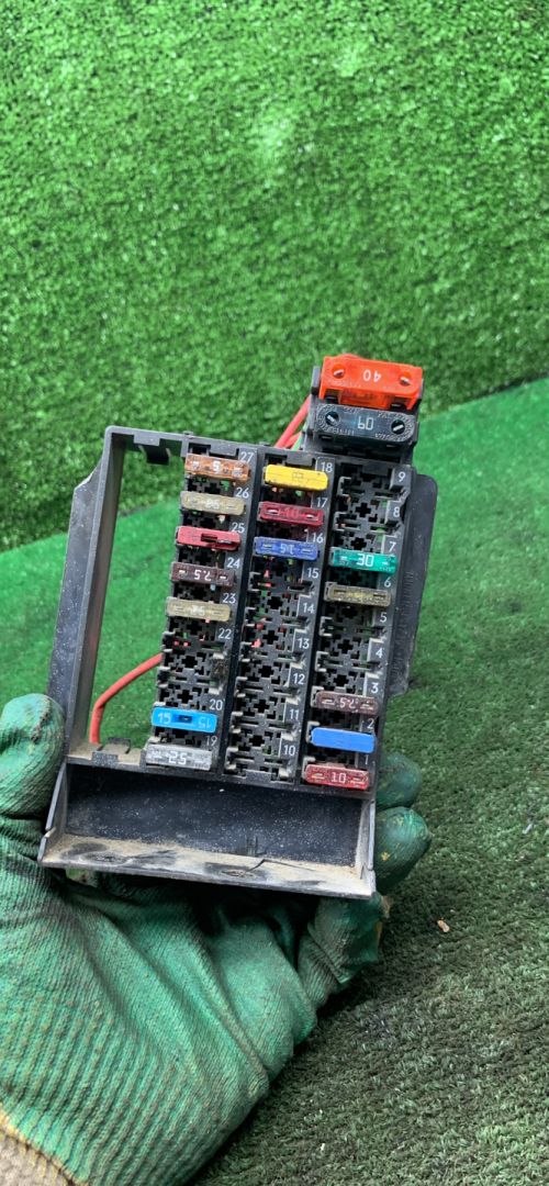 блок предохранителей Mercedes-Benz Vito W638 2002, 2.2 л., CDi, дизель, МКПП, микроавтобус - фото №1