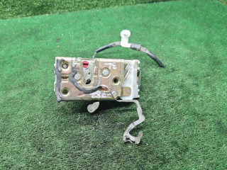 замок двери задней левой Toyota Avensis 1 поколение (T220) 2000, 2.0 л., 2C-T, дизель, МКПП, универсал