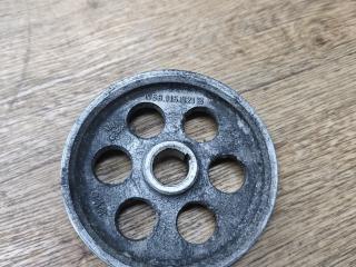 шестерня балансирного вала Volkswagen Passat B2 1987, 1.9 л., дизель, МКПП, хетчбэк 5 дв., 068115021B