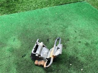 петля двери Skoda Superb 1 поколение 2006, 2.8 л., бензин, АКПП, седан, 4B0831412B