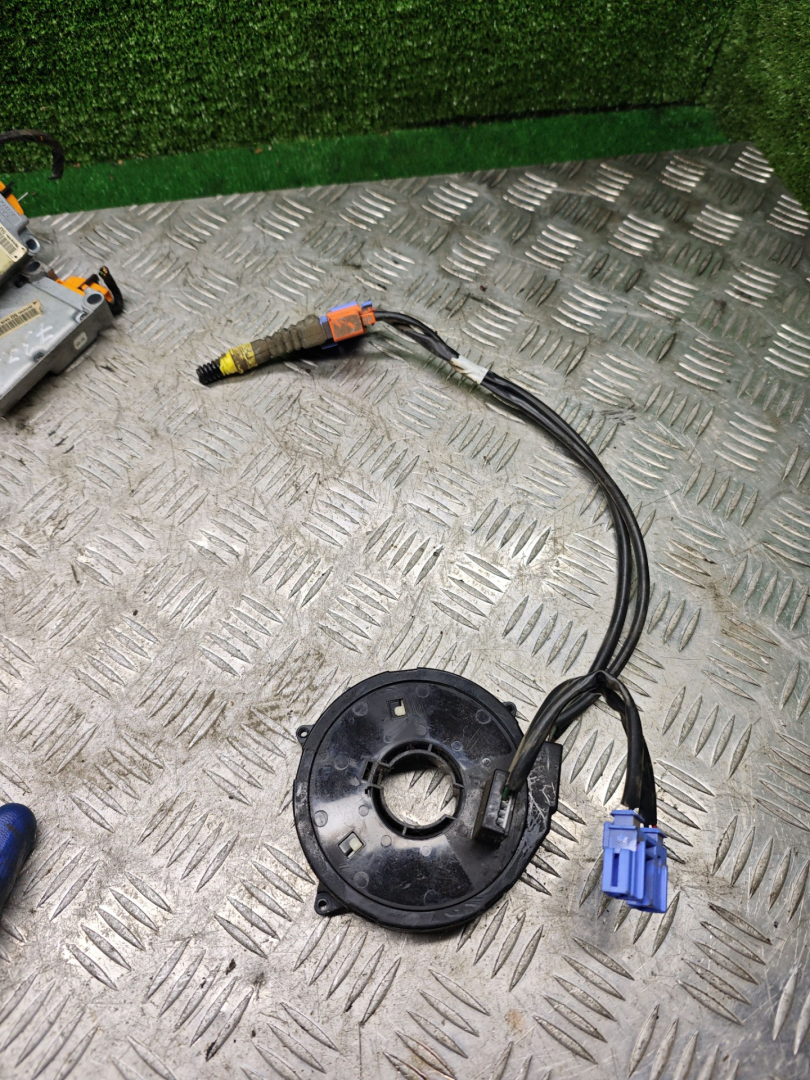 шлейф руля Kia Shuma 1 поколение 2000, 1.5 л., бензин, МКПП, лифтбэк - фото №1