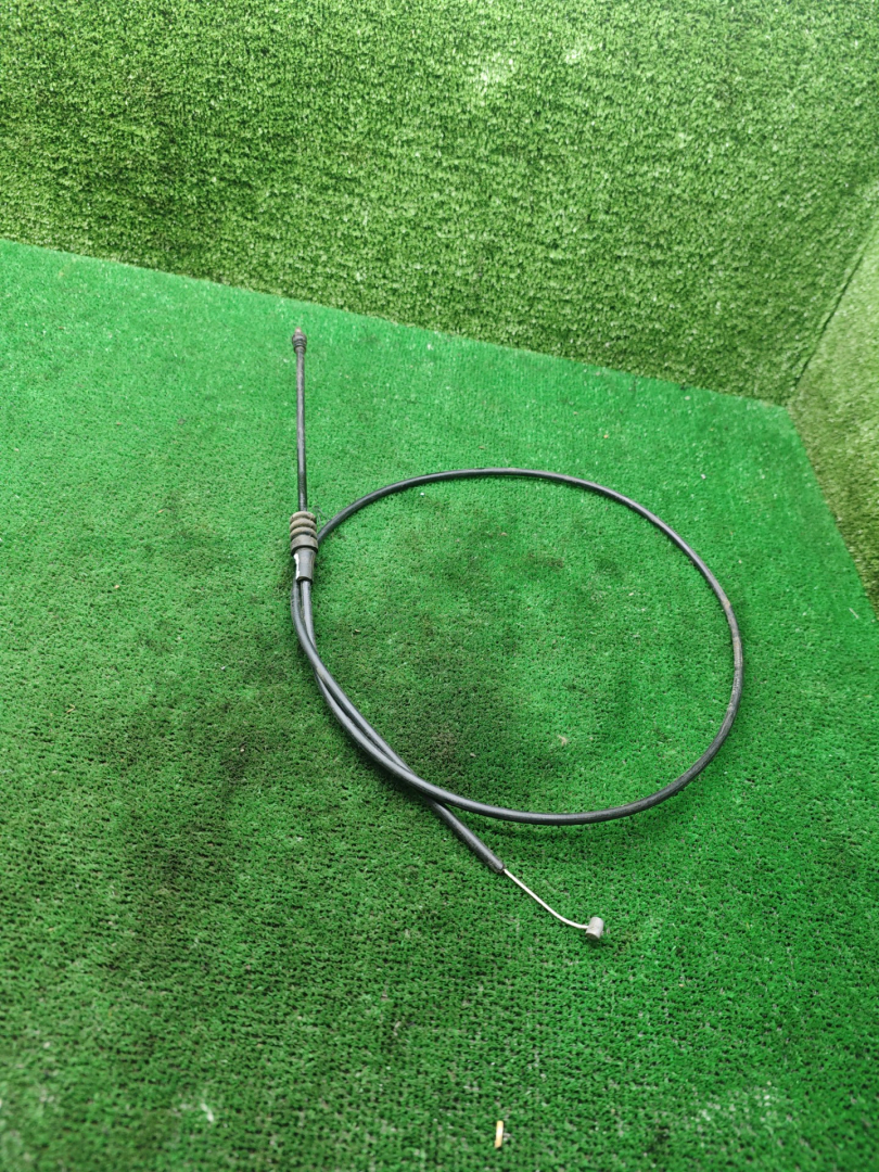 трос капота Mercedes-Benz A-Класс W168 2000, 1.6 л., бензин, МКПП, хетчбэк 5 дв. - фото №1