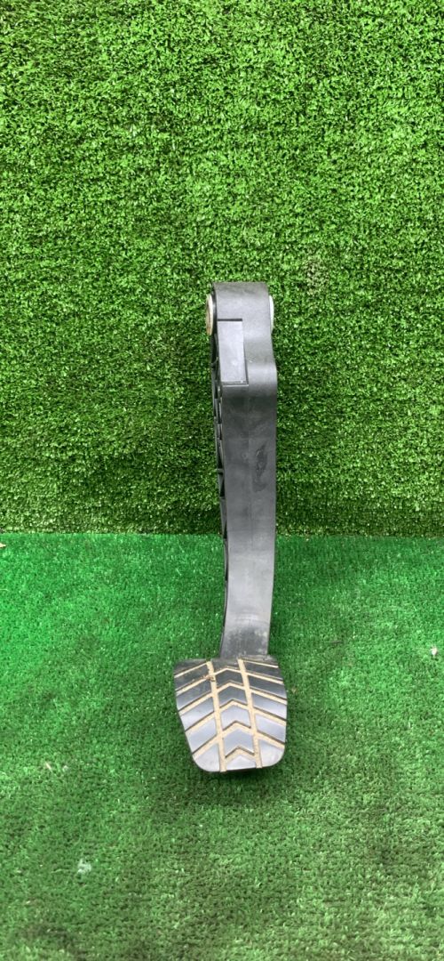 педаль сцепления Lada Vesta 1 поколение 2023, 1.6 л., бензин, МКПП, седан, 8450042411 - фото №1