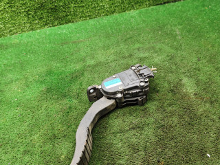 педаль Renault Laguna 2 поколение 2002, 1.9 л., DCi, дизель, 6МКПП, хетчбэк 5 дв., 8200415817