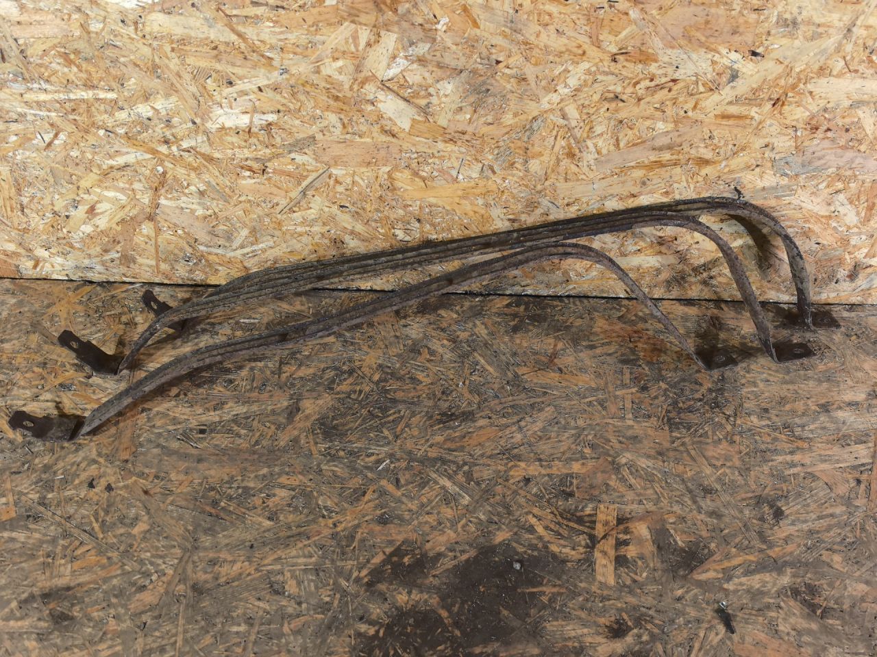 крепление бака топливного Chery Tiggo (T11) 1 поколение 2007, 1.8 л., бензин, МКПП, внедорожник 5 дв. - фото №1