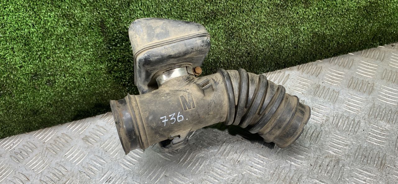 патрубок воздушного фильтра Toyota Corolla 7 поколение (E100) 1995, 1.6 л., 4A-FE, бензин, МКПП, хетчбэк 3 дв. - фото №1