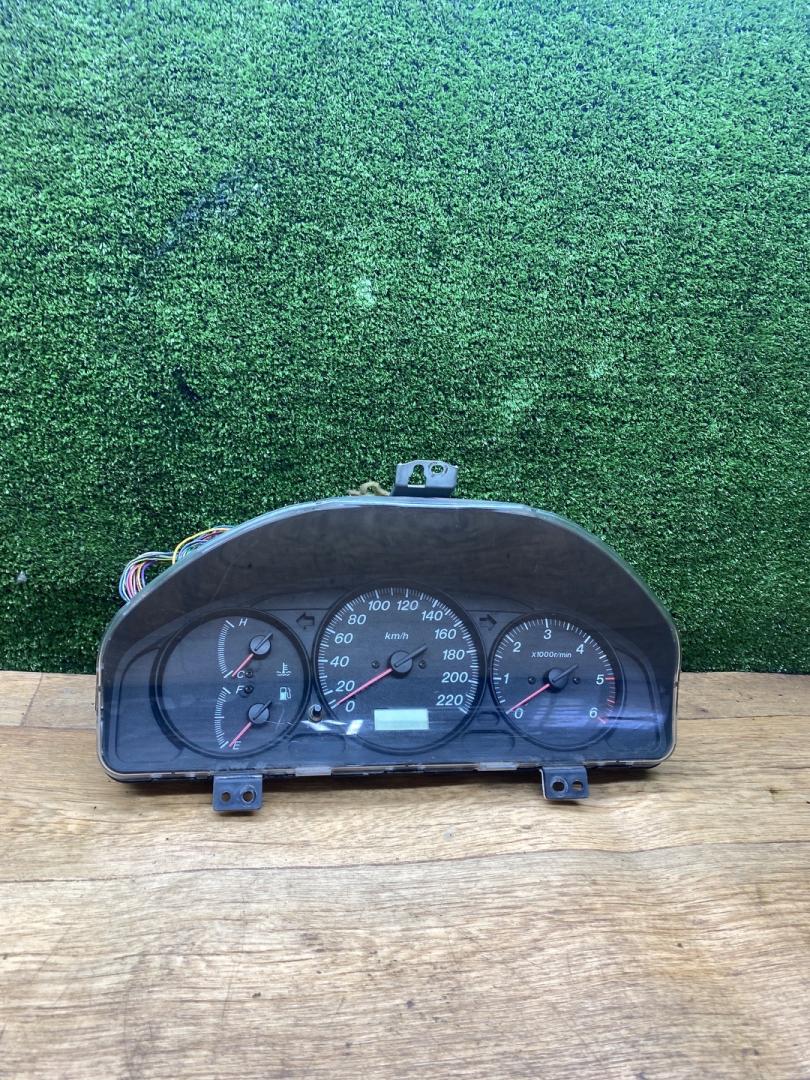 щиток приборов (приборная панель) Mazda Premacy 1 поколение 2000, 2.0 л., дизель, МКПП, минивэн - фото №1
