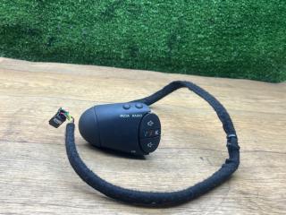 кнопки управления на руле Renault Duster 1 поколение 2014, 2.0 л., F4R 400, бензин, МКПП, внедорожник 5 дв., полный привод