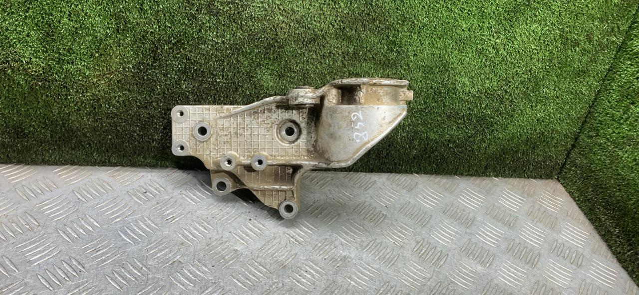 кронштейн полуоси Fiat Marea 1 поколение 1999, 1.9 л., 182 B4.000, дизель, МКПП, универсал, 46547519 - фото №1