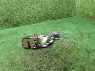 замок двери задней правой Toyota Picnic 1 поколение XM10 2000, 2.0 л., бензин, МКПП, минивэн