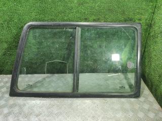 стекло кузовное боковое правое Hyundai Galloper 2 поколение 2000, 2.5 л., D4BH, дизель, МКПП, внедорожник 3 дв.
