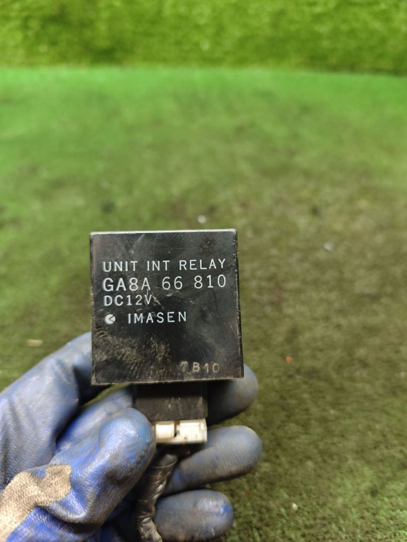 блок управления (другие) Mazda 323 5 поколение 1998, 1.5 л., бензин, МКПП, хетчбэк 3 дв., GA8A66810 - фото №1