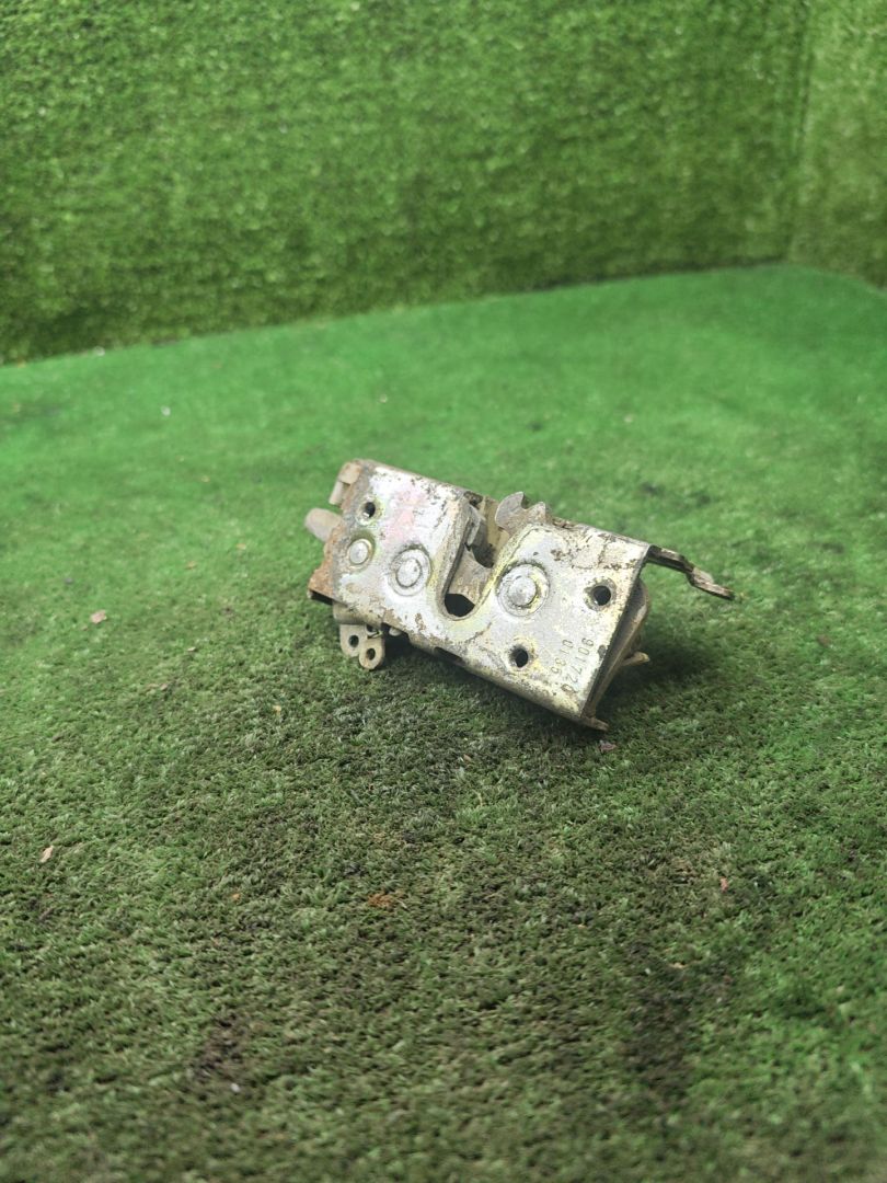 замок двери передней левой Mercedes-Benz Vito W638 2002, 2.2 л., CDi, дизель, МКПП, микроавтобус - фото №1