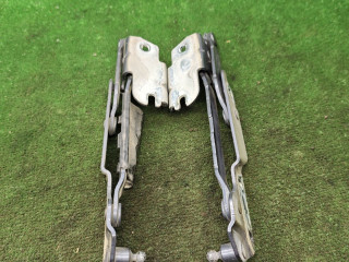 петля крышки багажника Skoda Fabia 1 поколение [рестайлинг] 2007, 1.2 л., бензин, МКПП, седан