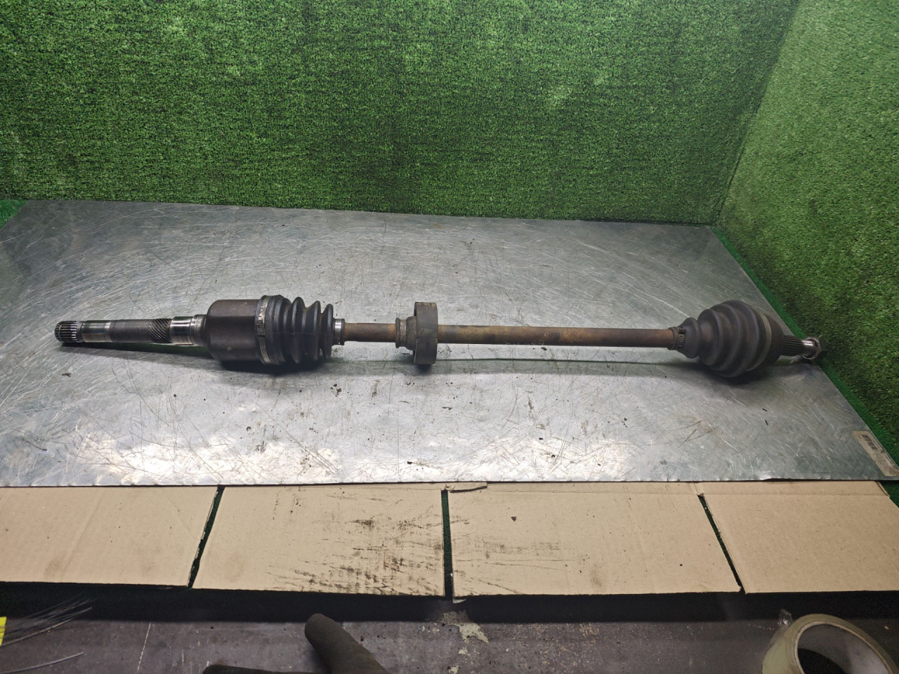 полуось передняя правая (приводной вал, ШРУС) Chrysler Neon 2 поколение 1999, 2.0 л., бензин, АКПП, седан - фото №1