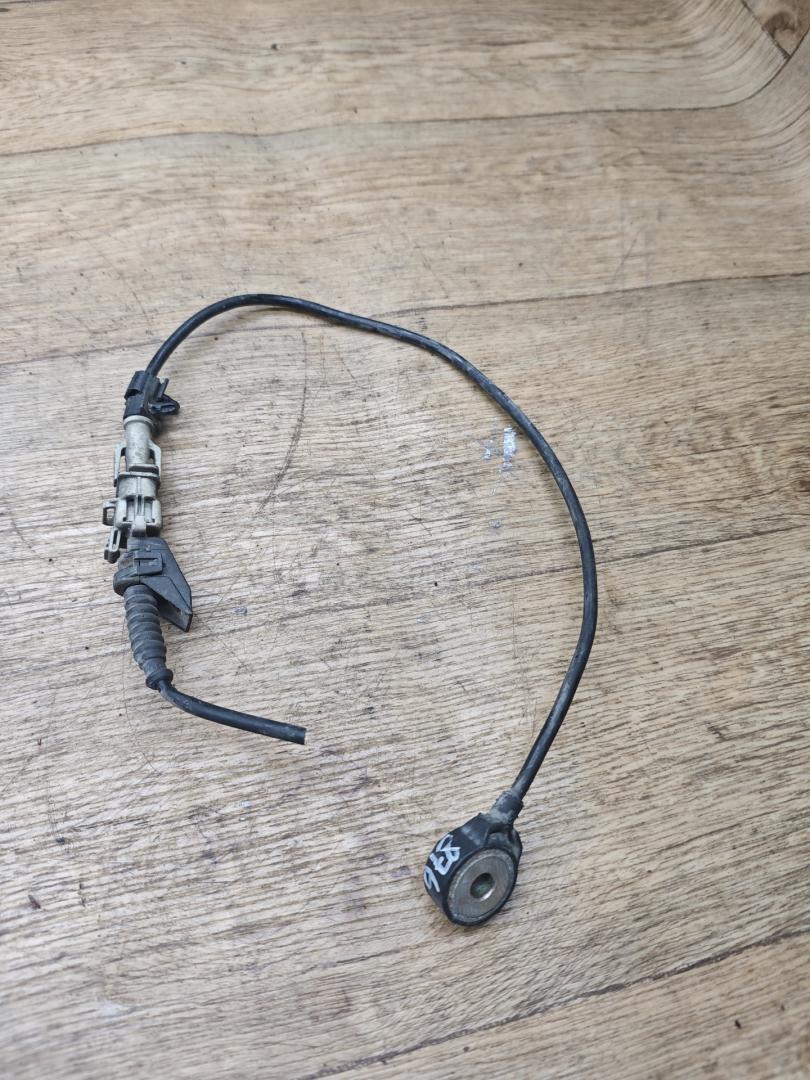 датчик детонации Alfa Romeo 156 1 поколение 1999, 2.0 л., бензин, МКПП, седан, 0261231131 - фото №1