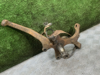 кулак поворотный левый Mercedes-Benz C-Класс W202/S202 [рестайлинг] 1997, 1.8 л., бензин, МКПП, седан