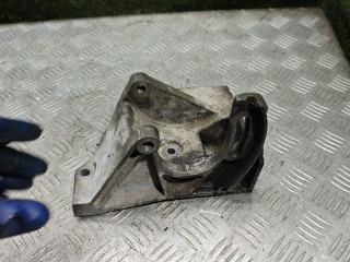 кронштейн генератора Renault Megane 1 поколение 1999, 1.6 л., бензин, МКПП, хетчбэк 5 дв., 7700271173