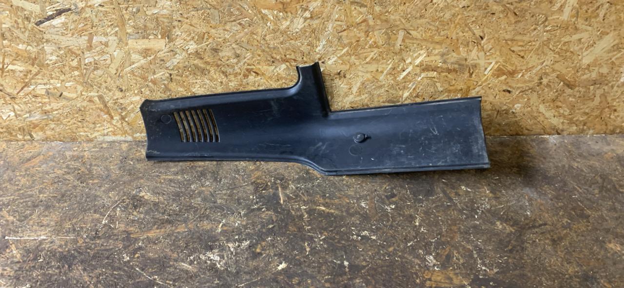 обшивка багажника Hyundai Galloper 2 поколение 1998, 2.5 л., дизель, МКПП, внедорожник 5 дв. - фото №1