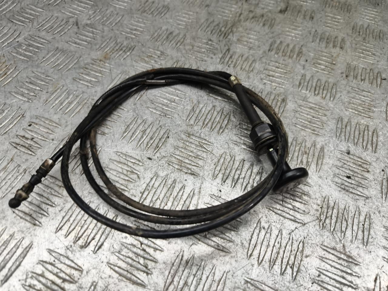 трос капота Hyundai Galloper 2 поколение 1998, 2.5 л., дизель, МКПП, внедорожник 5 дв. - фото №1
