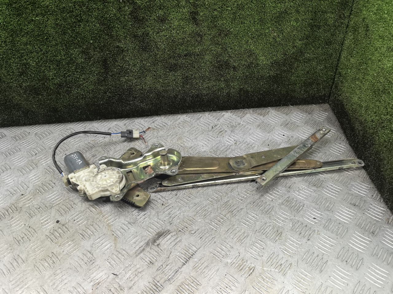 стеклоподъемник электрический передний правый Chery Tiggo (T11) 1 поколение 2007, 1.8 л., бензин, МКПП, внедорожник 5 дв. - фото №1