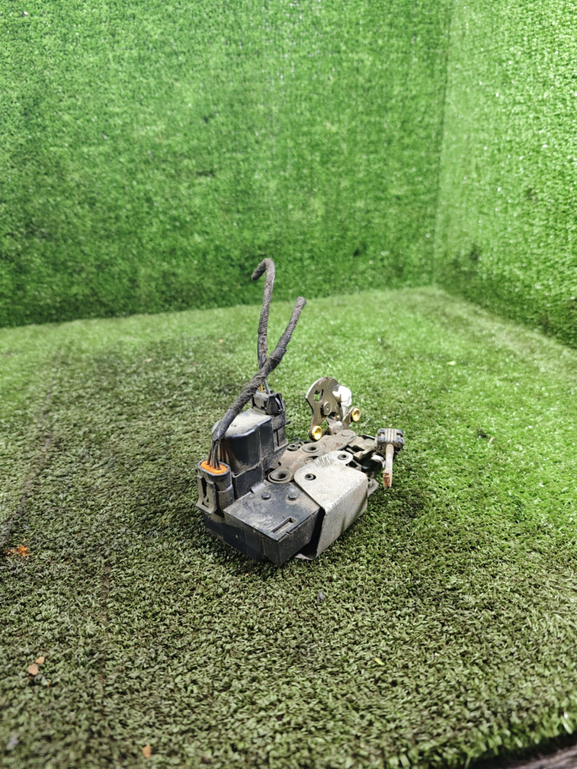 замок двери задней правой Fiat Marea 1 поколение 2000, 1.6 л., бензин, МКПП, универсал - фото №1